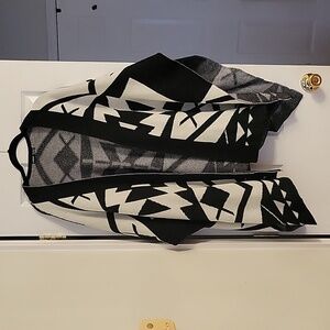 Black and white wrap